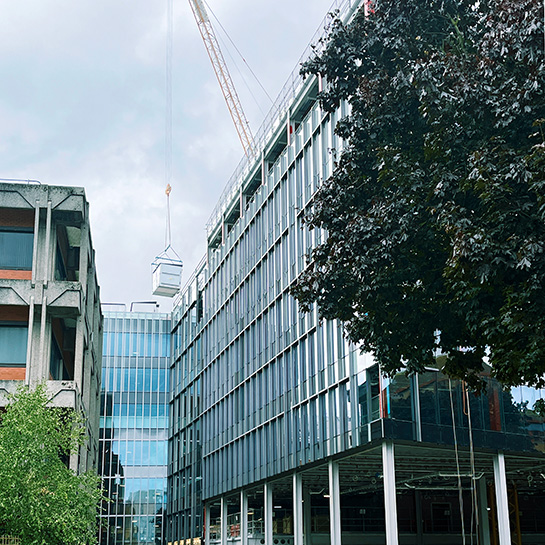 The EQ building is in a cramped location, which meant there were strict requirements in place when it came to the delivery and installation of the air handling units. There is very little distance between EQ and its neighbours.